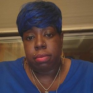 Meet your Posher, Makeba